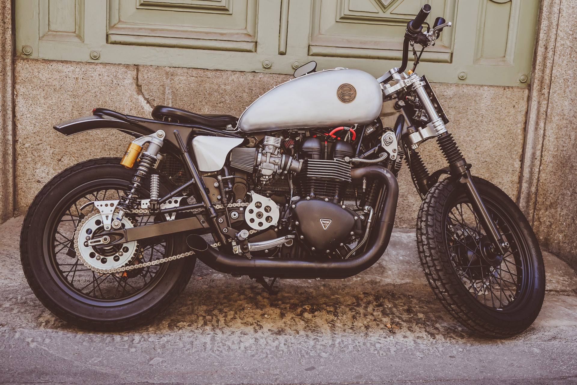 Color wrapping moto